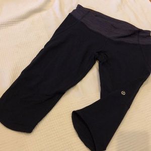 LULULEMON | dark purple crops size 6 cute lulu 💜